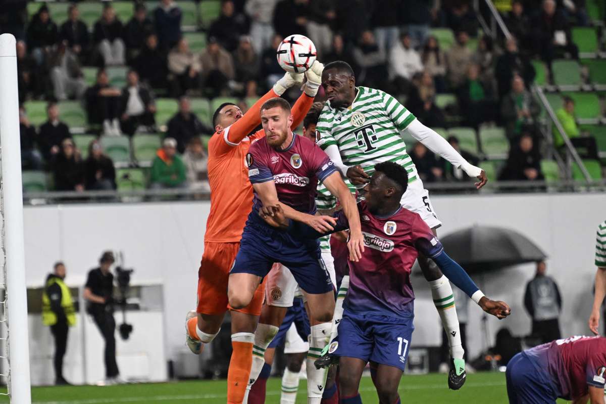 Carlos Simões lamenta goleada e diz que resultado do Torreense é excessivo