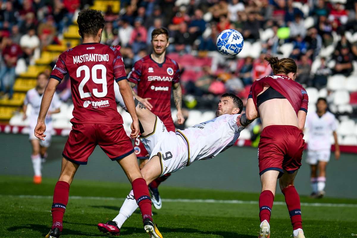 Serie B: Sei Gol Tra Cittadella E Palermo, Cade Il Pisa A Modena E 0-0 ...