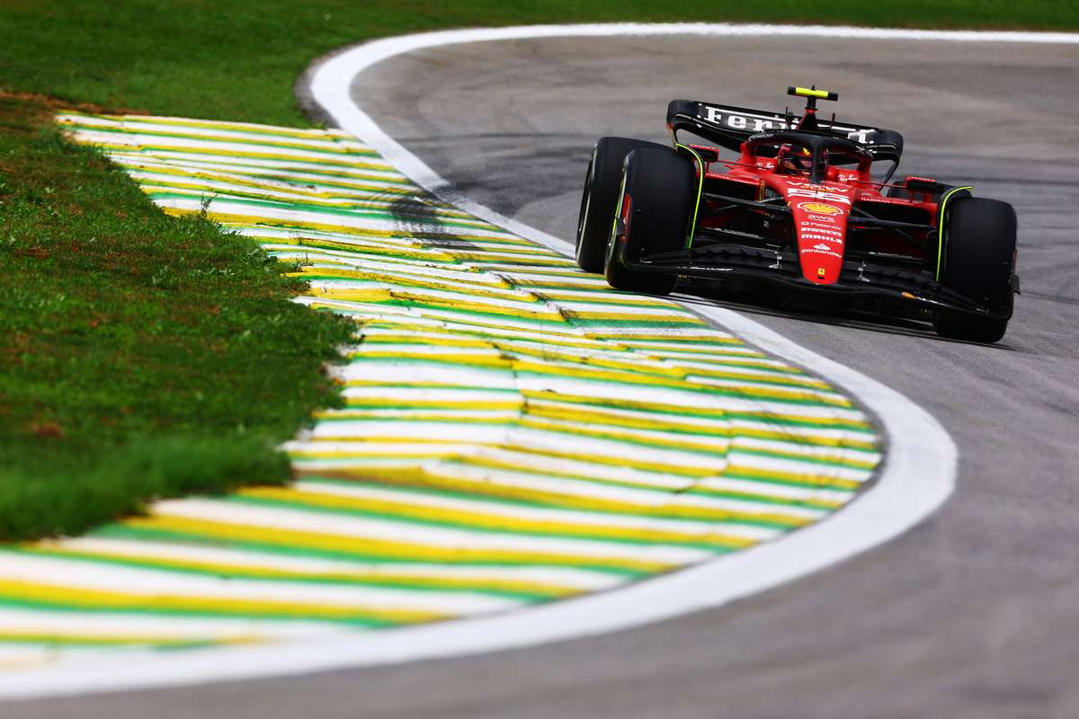 Formel 1 GP Brasilien 2023 Ferrari-Duo im freien Training vorn