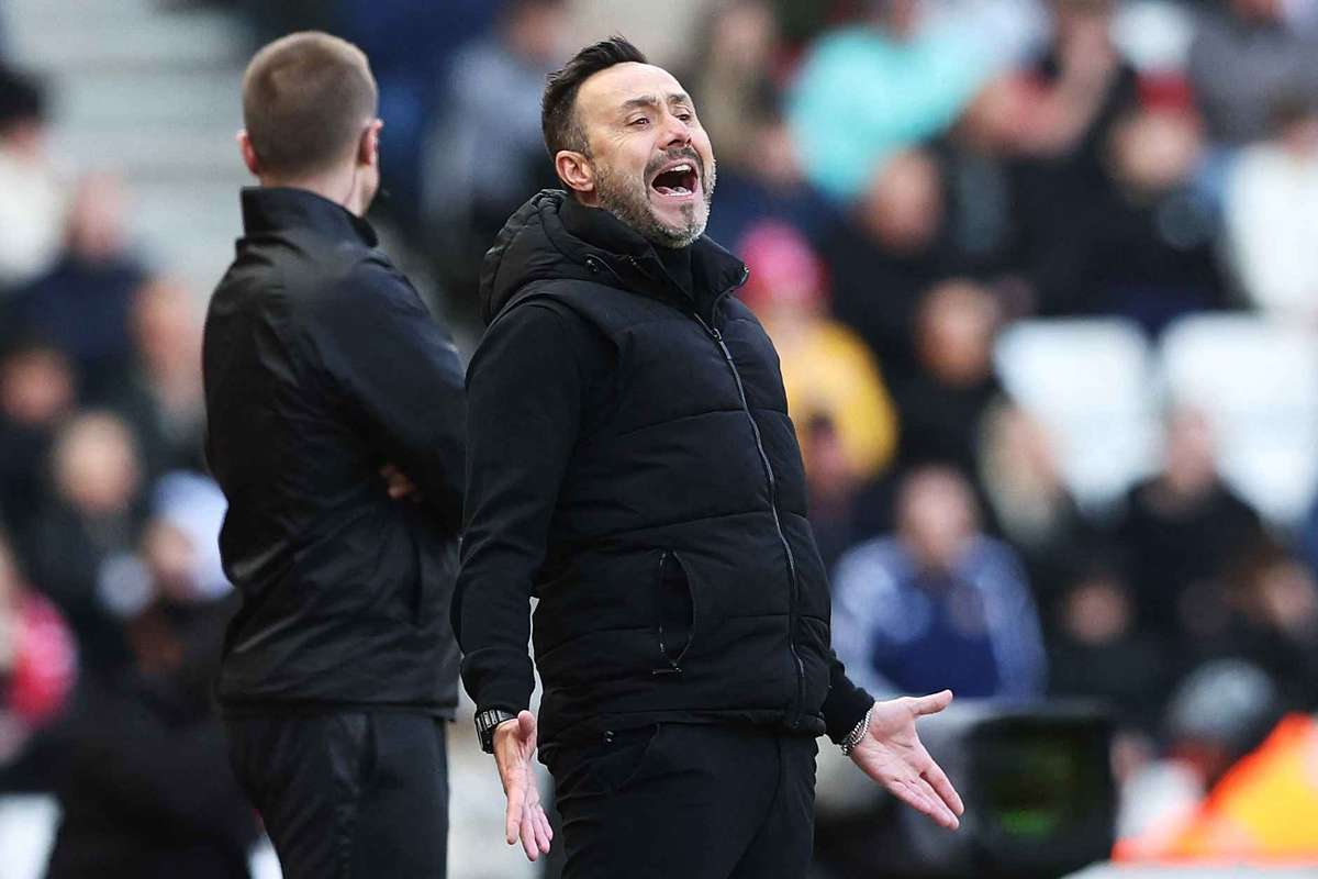 De Zerbi says Spurs players need a 'father' rather than a coach after losing first game - Flashscore.com