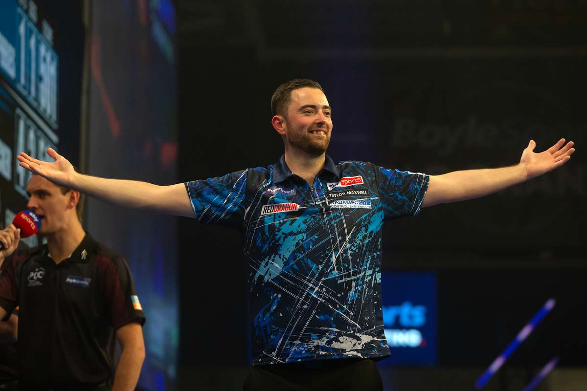 Humphries wins Czech Darts Open after Littler's impressive weekend