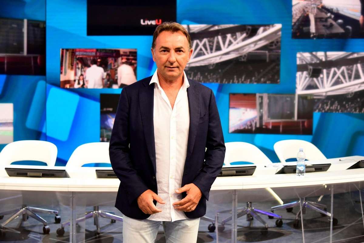 Paura per Massimo Mauro: colpito da un infarto mentre giocava a padel ...