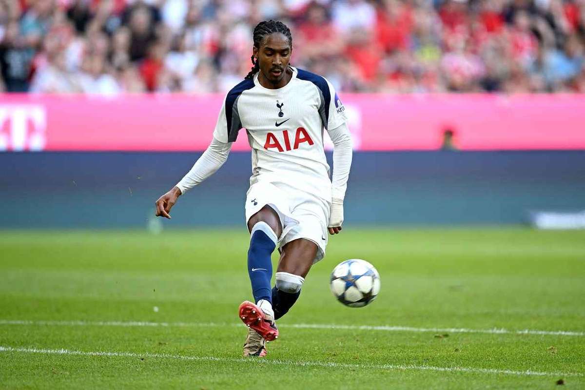 Spence R&b Djed Spence Set to Sign New Tottenham Deal Following Impressive ...