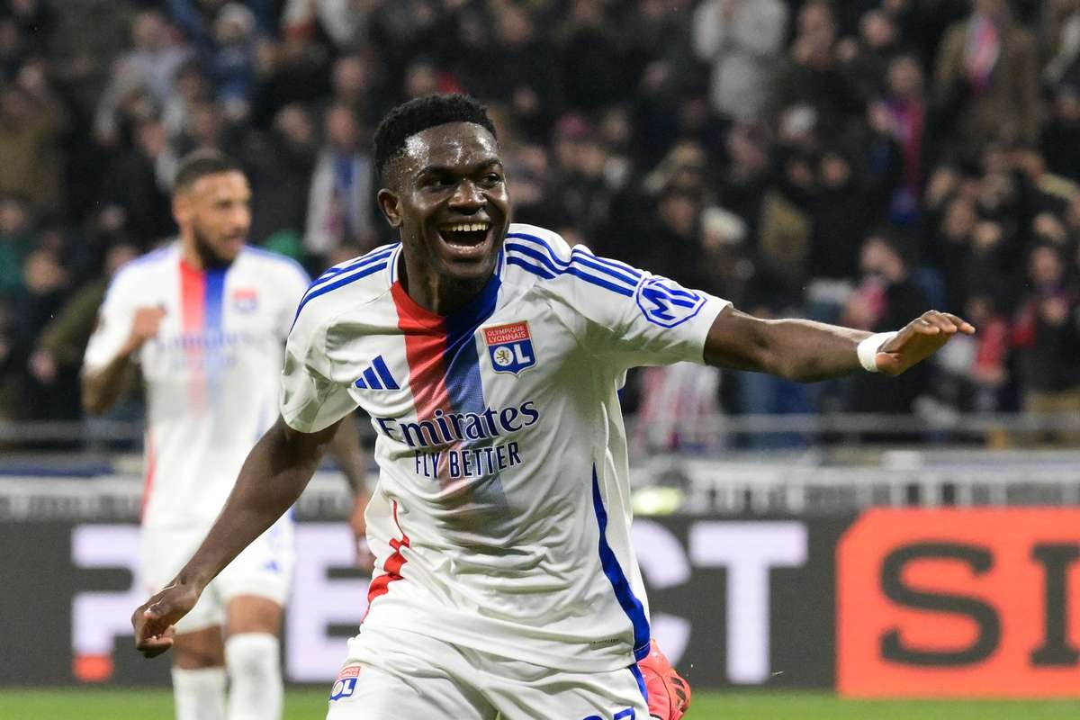 Cầu thủ Nuamah của Ghana trở lại thi đấu cho Lyon sau 391 ngày vắng bóng vì chấn thương