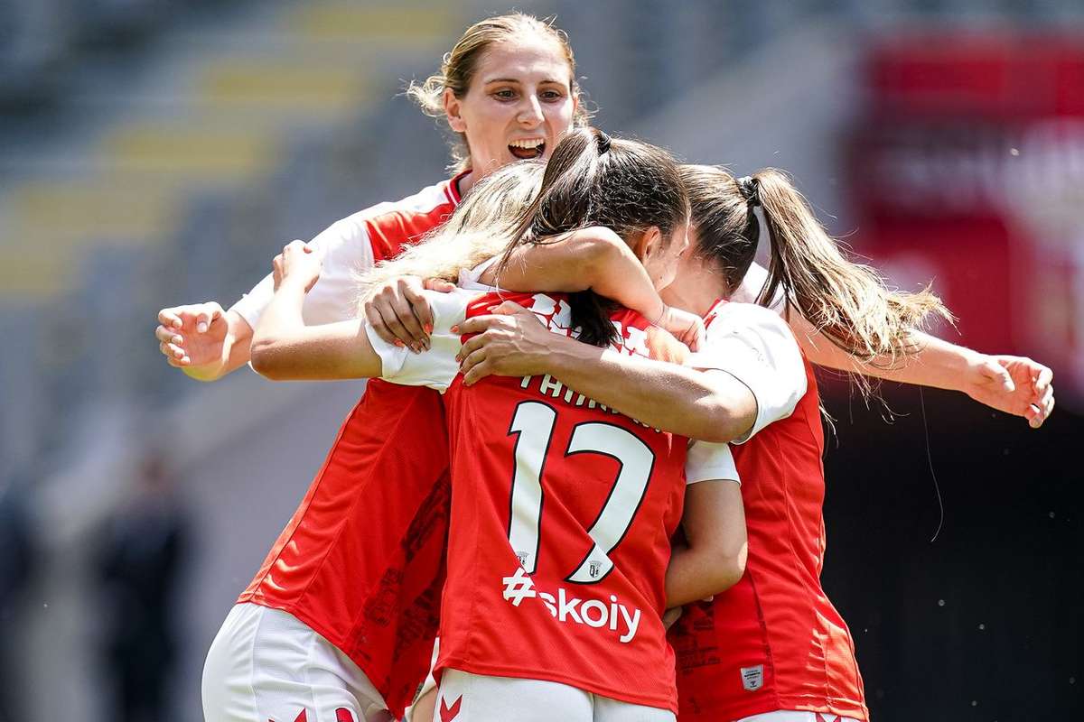 Equipa de futebol feminino do Racing Power Football Club não perdeu  qualquer jogo desde a sua fundação