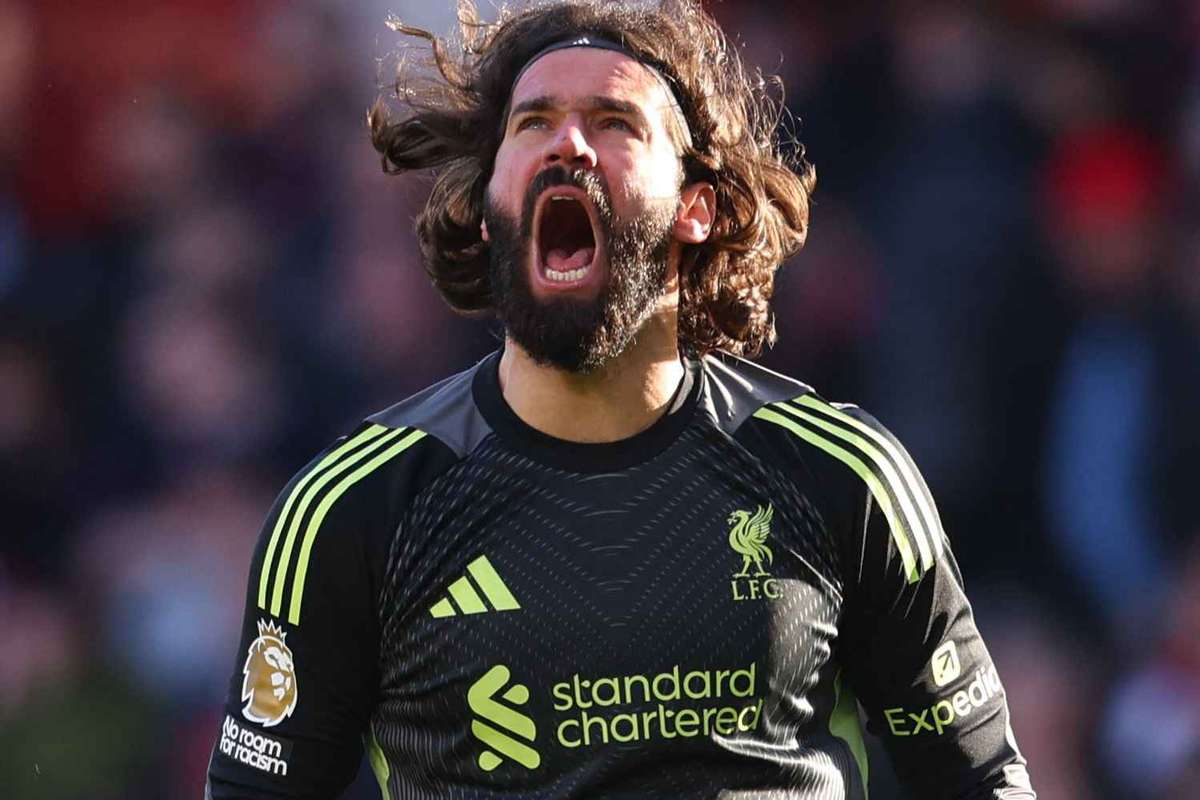 Liverpool và Alisson kích hoạt điều khoản gia hạn hợp đồng