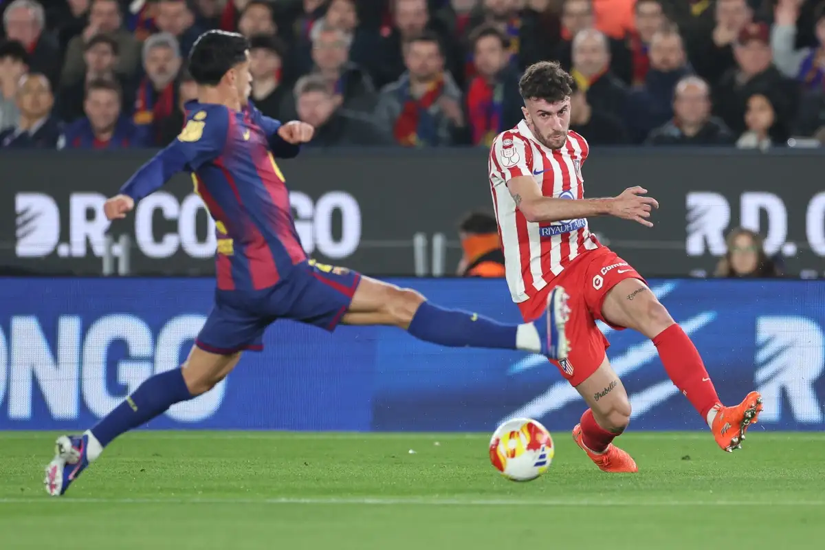 Dónde ver Atlético de Madrid - Barcelona en TV y online; alineaciones y previa