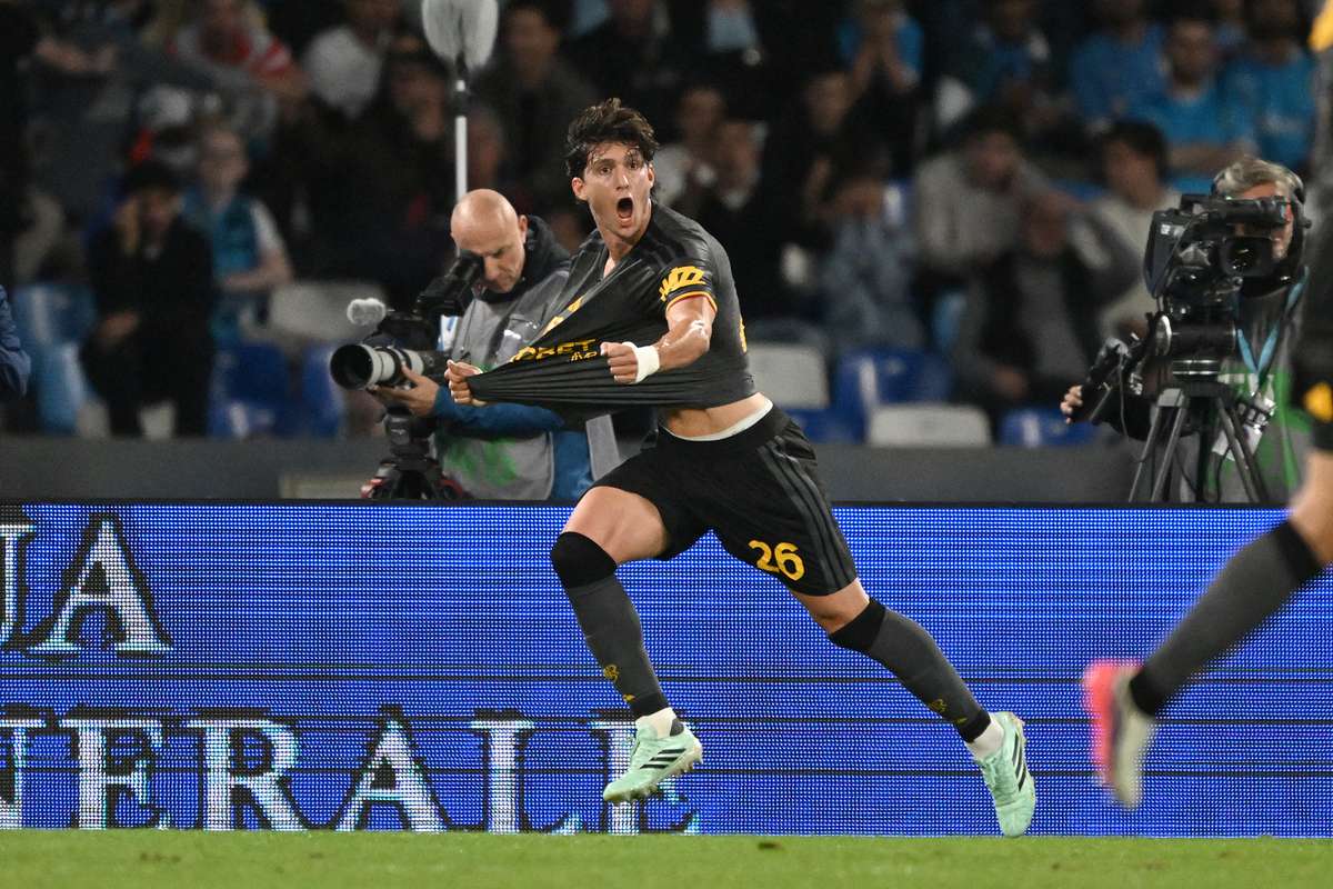 Photo: flashscore.com AS Roma's Leonardo Balerdi celebrates scoring their second goal against Napoli