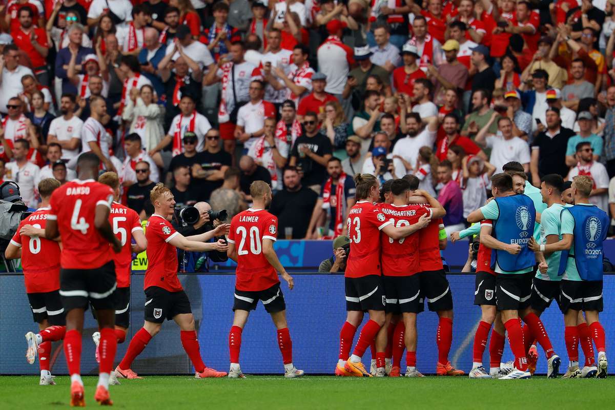 Poland – Austria 1:3.  The restore crew did effectively after the opening battle, quite the opposite, not even Lewandowski helped the opponent