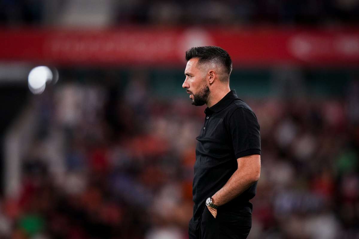 Farioli admite que FC Porto pode recorrer ao mercado: 