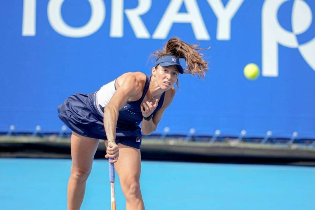 Luisa Stefani conquista, ao lado de chinesa, título do WTA 500 de Abu