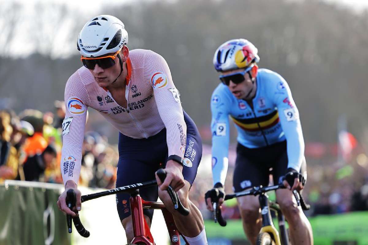 Mathieu van der Poel devient quintuple champion du monde de cyclocross