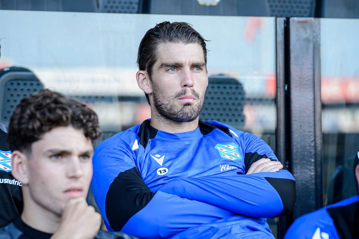 Heerenveen Met Mickey Van Der Hart In Het Doel In Bekerduel Met Vitesse ...