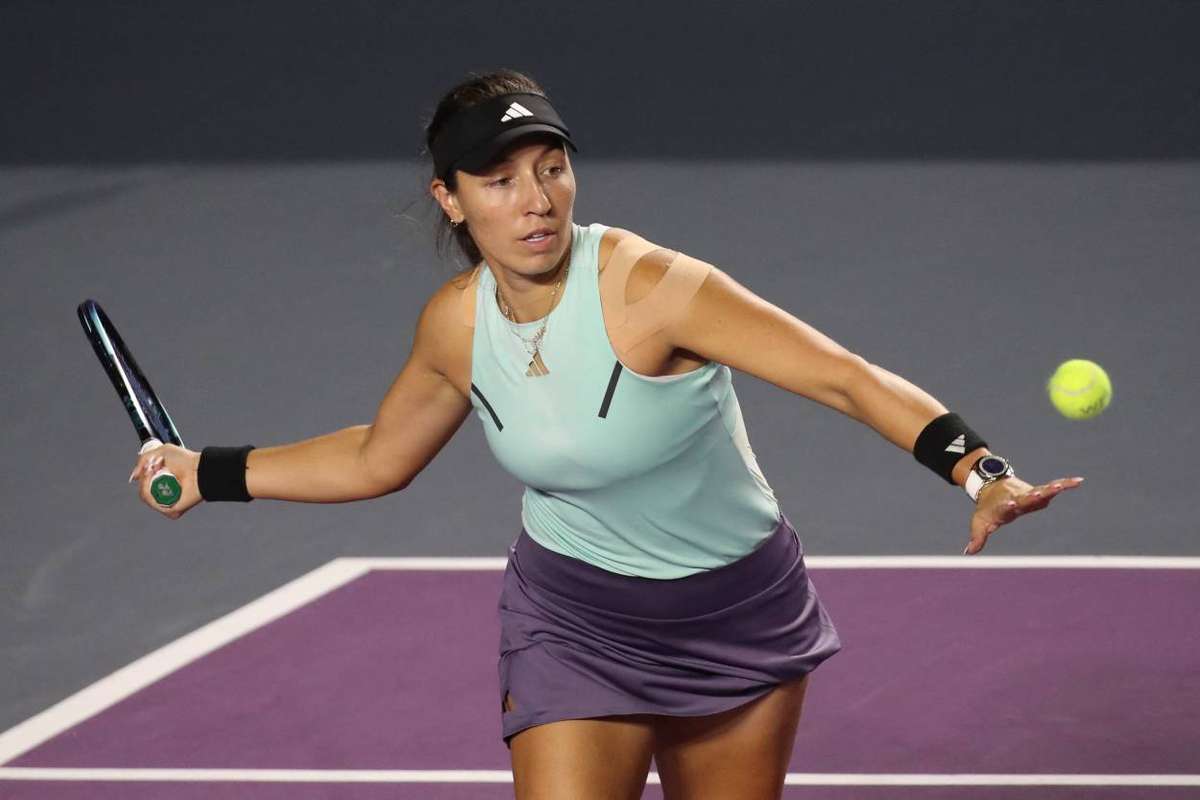 Pegula Defeats Gauff To Reach Title Match At WTA Finals, Swiatek V ...