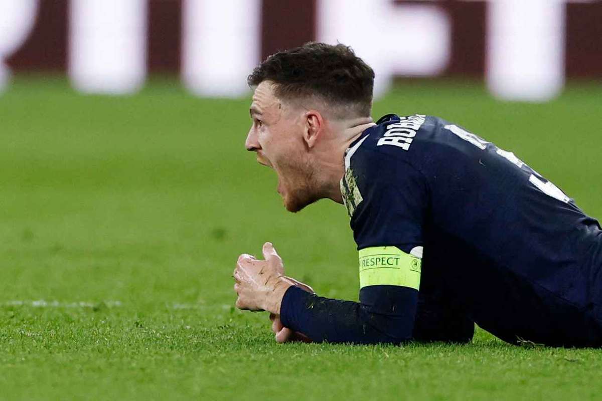 Hậu vệ cánh Robertson của Liverpool đàm phán nâng cao với Tottenham