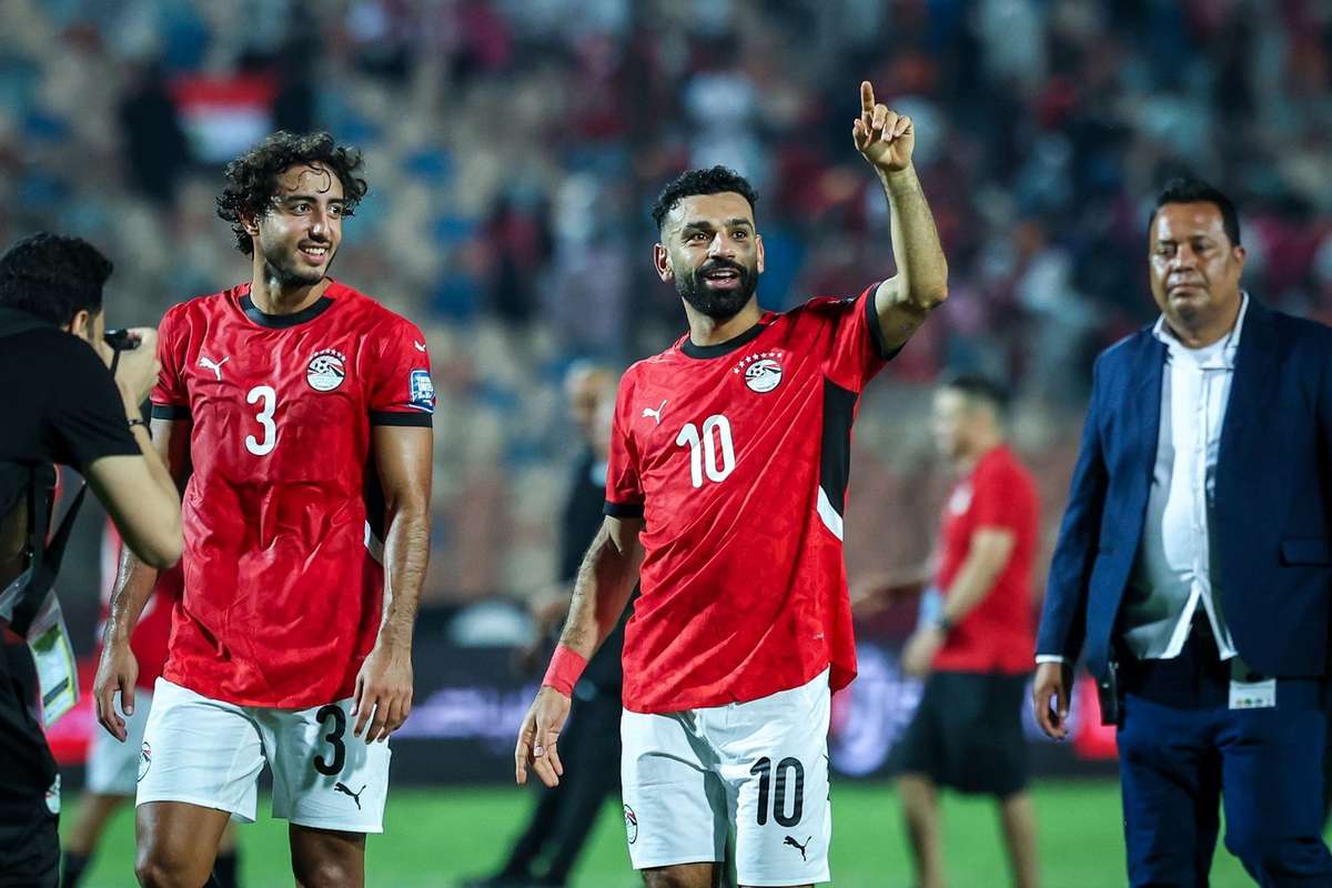 Egypt team celebrating on the pitch