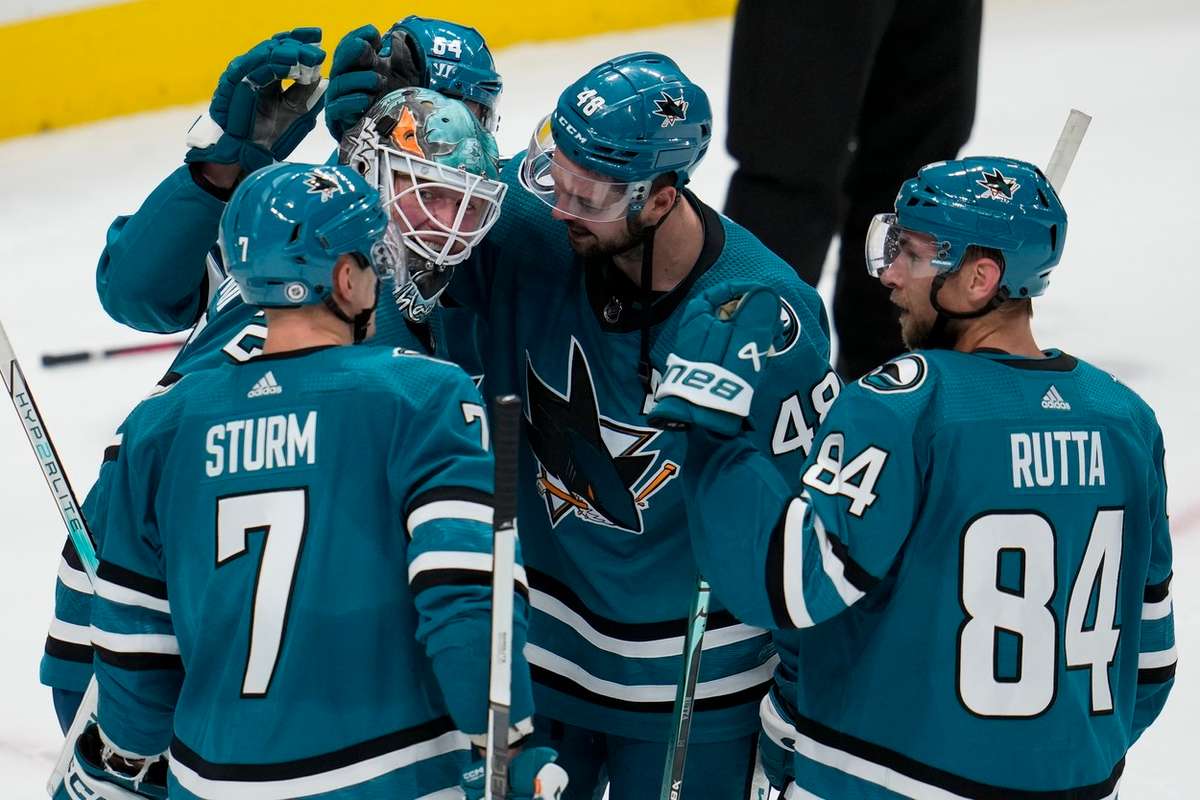 NHL Round-up Erster Saisonsieg für Sturm und die Sharks