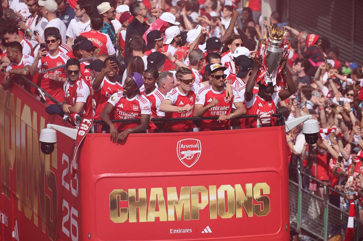 Arsenal trophy parade sees 16 arrested, 75 rescued by fire brigade in ...