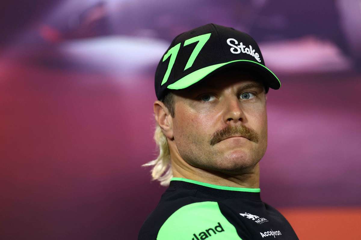 Bottas 'waiting for the green light' with F1 future hanging in the(04)