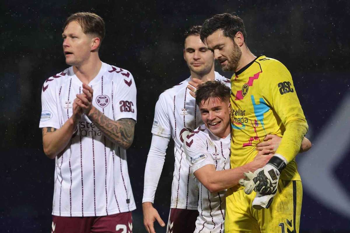 Gordon Neilly Rangers Gordon, 43, keeps Hearts' title dream on track as Rangers roll over ...