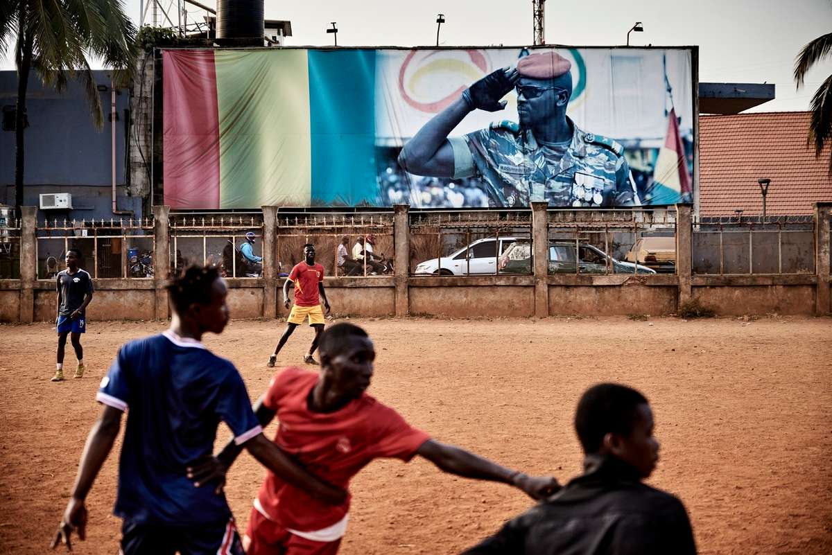 Tragedy in GuineaConakry Clashes between football fans leave dozens