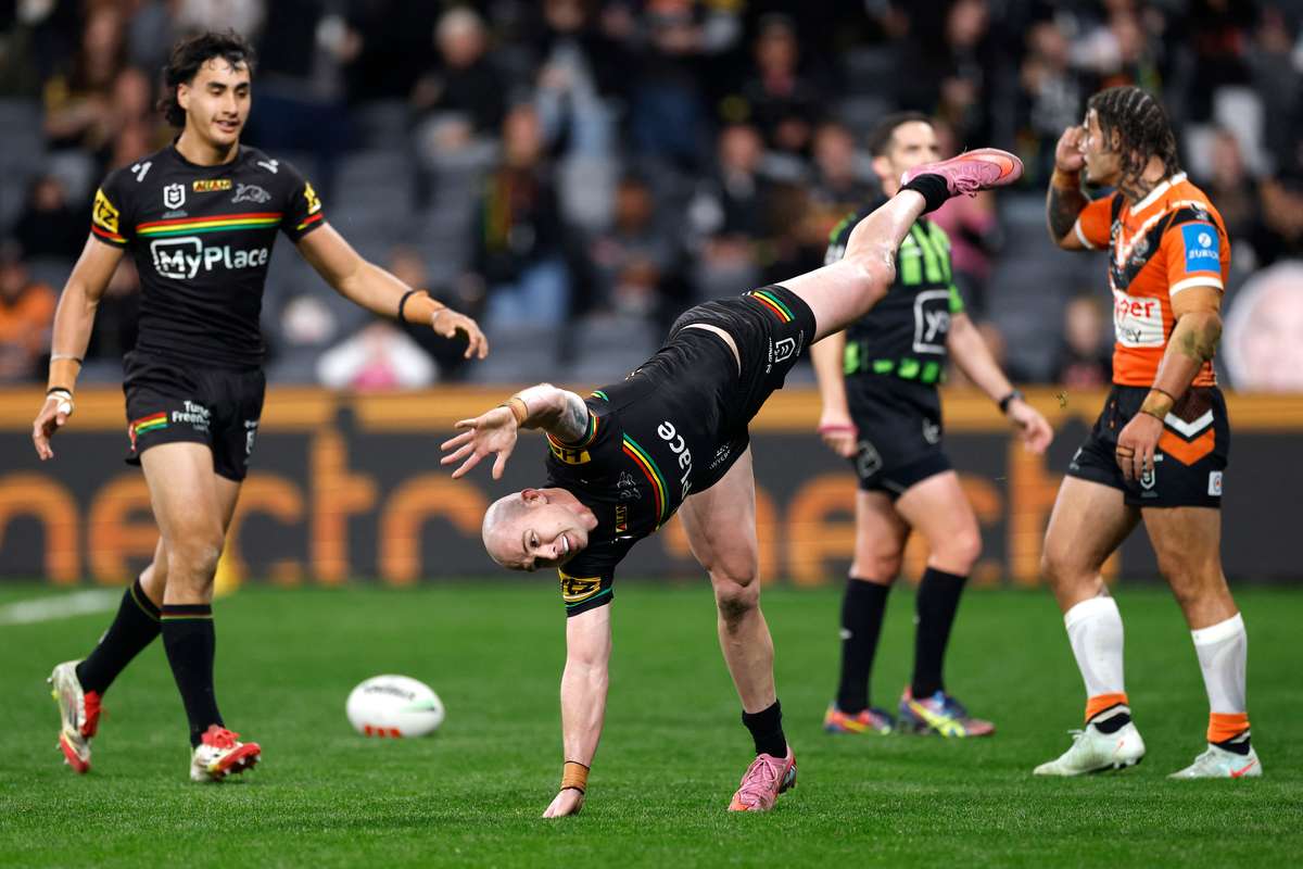 【海外Ｍサイズ】NRL ペンリス・パンサーズ 21-23 プレミアジャージ 海外Mサイズ】NRL ペンリス・パンサーズ 21-23 プレミア
