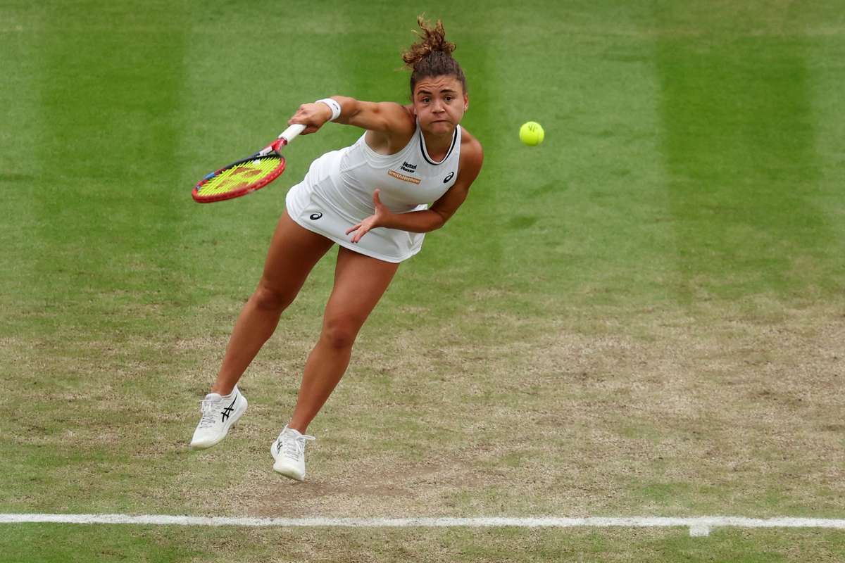 Paolini reaches Wimbledon quarters after tearful Keys retires injured