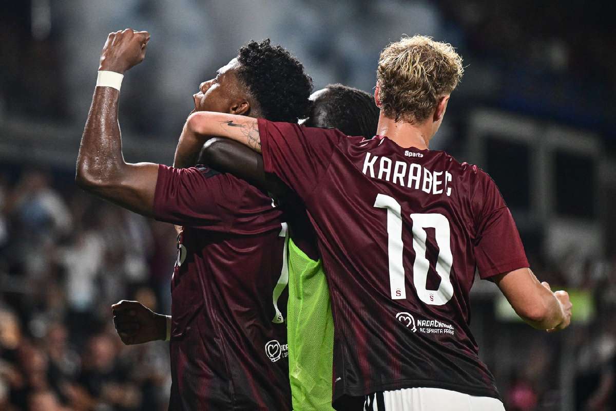 Sparta Prague produce second half comeback to claim first-leg win against Lyon