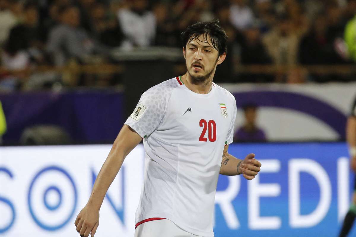Após acusação de traição, Sardar Azmoun retorna à seleção do Irã