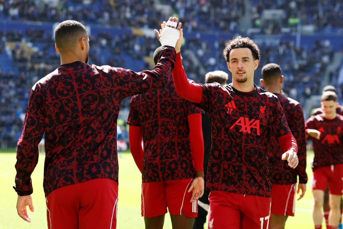 Slot tự tin Liverpool sẽ giữ chân Jones