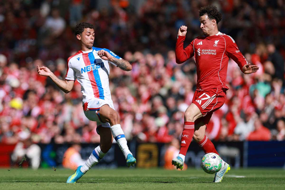 Liverpool legend Carragher blasts Curtis Jones over reaction to Salah ...