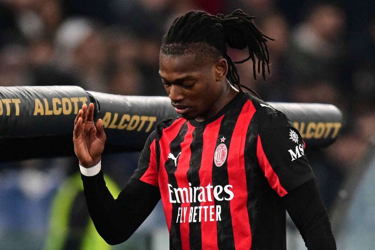 Barcelona được chào mời Rafael Leao khi AC Milan ấn định giá