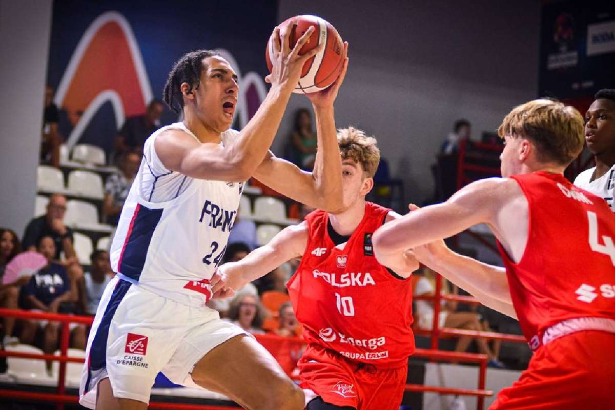 La France éparpille la Pologne et se qualifie pour les 1/4 de l'Euro