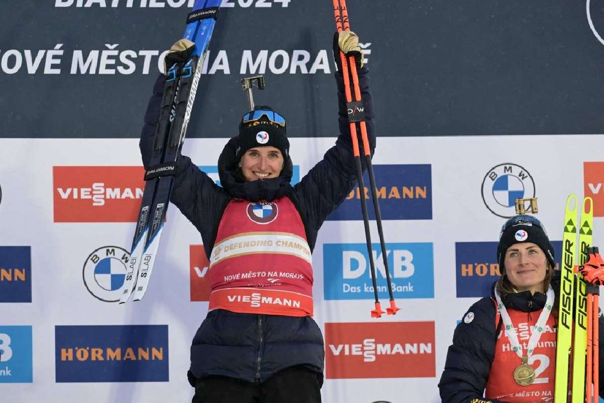 Intraitable Julia Simon Conserve Son Titre De La Poursuite Aux