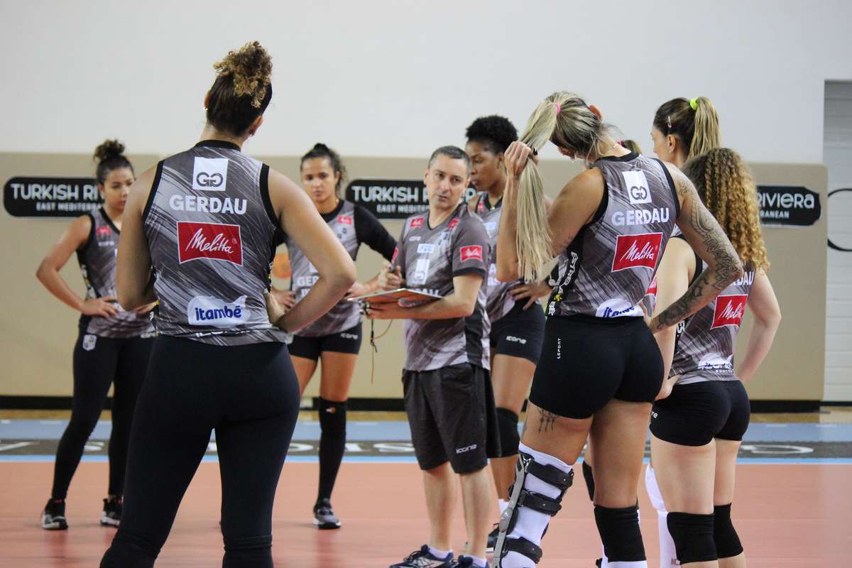 Minas e Praia Clube entram no Mundial de vôlei correndo por fora