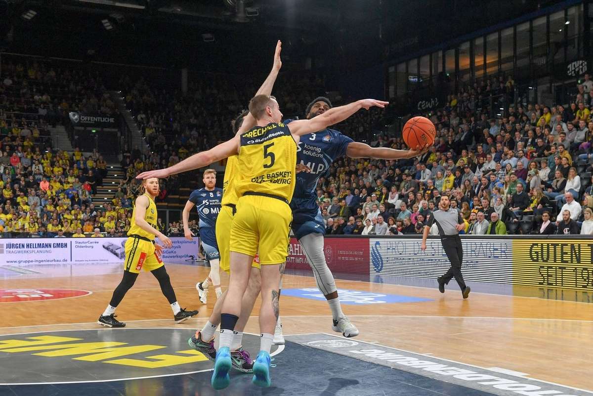 BBL Alba hält den Anschluss Oldenburg von der Rolle Flashscore.de