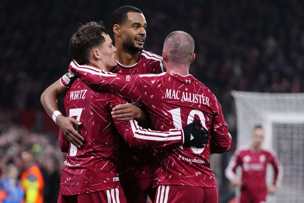 Florian Wirtz brilha no Liverpool e ganha elogios após jogo na Champions