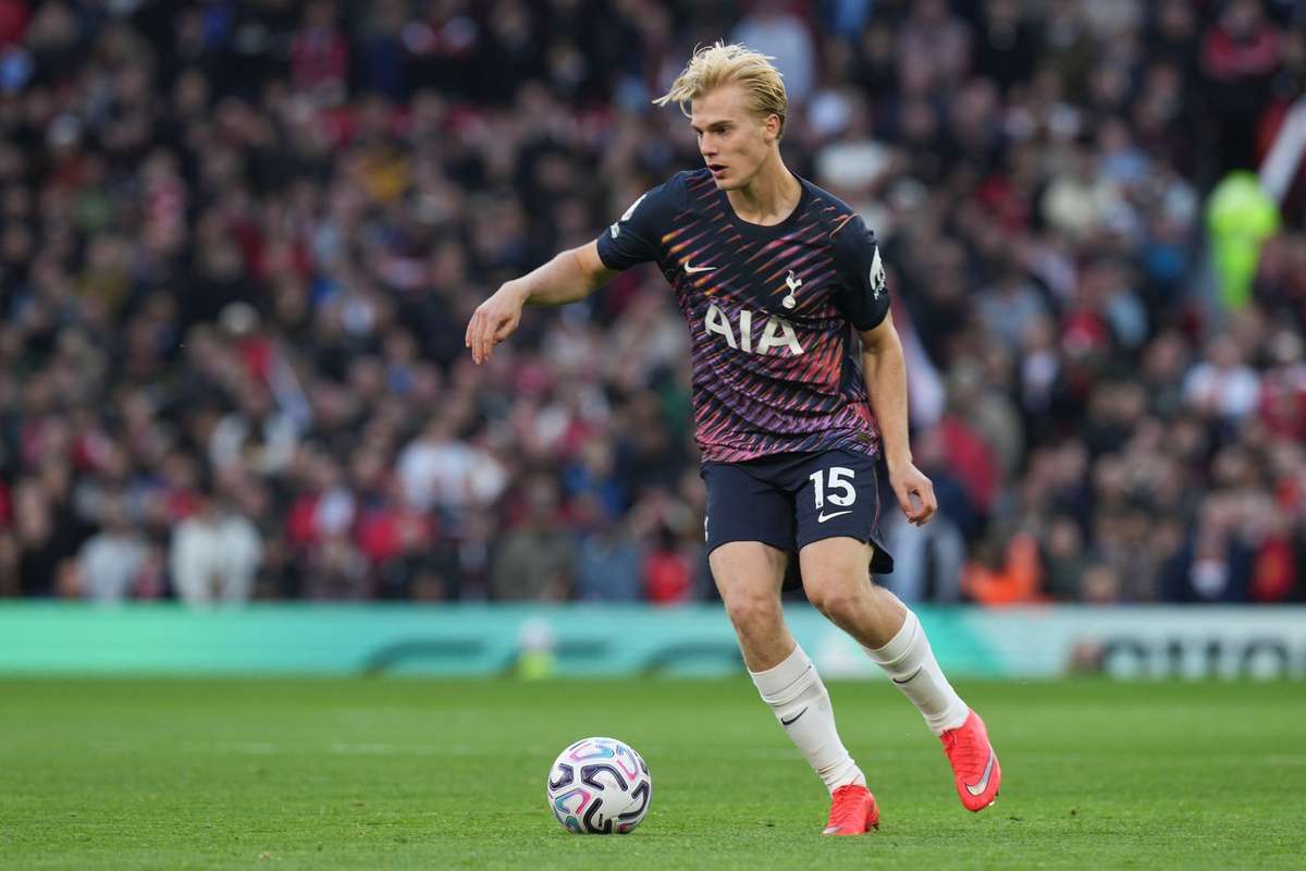 Barcelona prepara oferta milionária por Lucas Bergvall, alvo do Tottenham