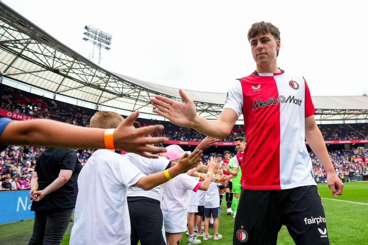 Feyenoord talent Leo Sauer set for Bundesliga move with Stuttgart deal agreed 