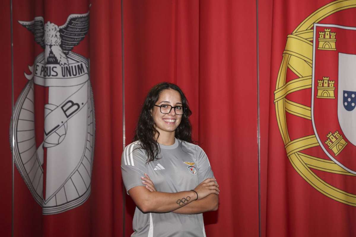 Nadadora olímpica Camila Rebelo assina contrato com o Benfica