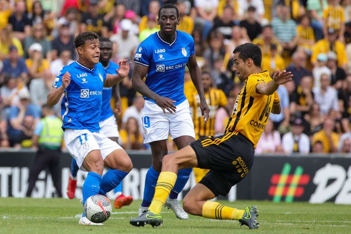 Play-off Da Liga 2: Lusitânia Bate Feirense (1-0) No Primeiro Dérbi Em ...