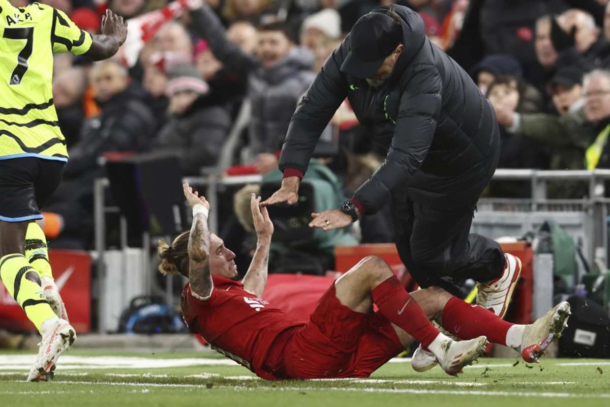 Klopp Confirms Tsimikas Suffered Collarbone Injury In Arsenal Draw ...