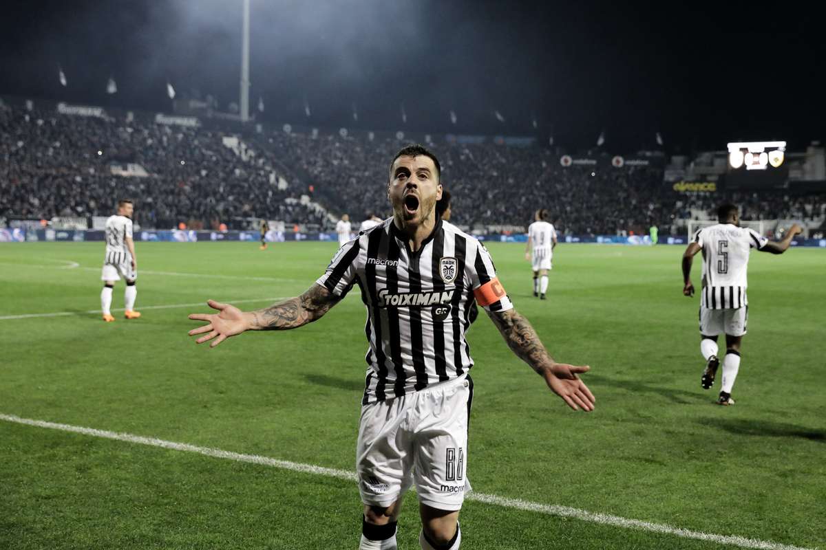 “Vieirinha, Campeão Europeu em 2016, Surpreende ao Anunciar Retirada do Futebol: ‘É Hora de Dar Ouvido ao Meu Corpo!'” #ÚltimasNotícias #Portugal