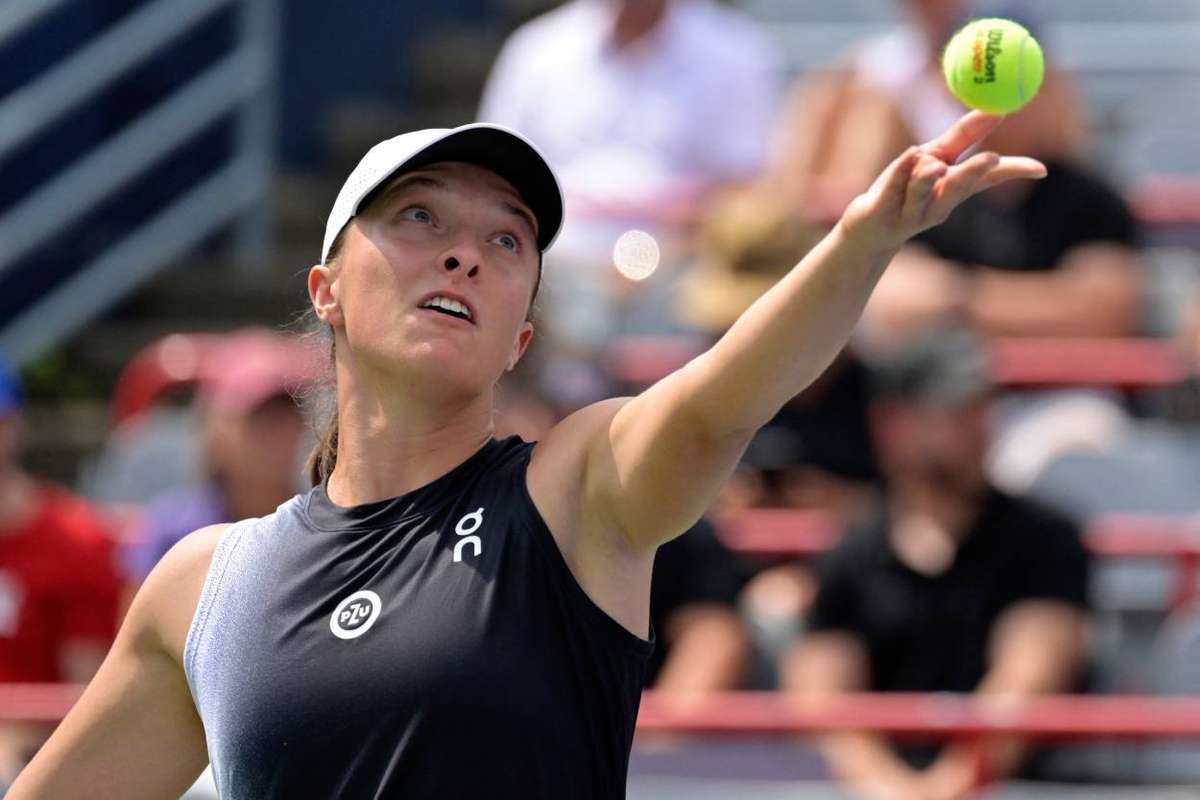 Iga Swiatek a învins ploaia și pe Muchova la Montreal și va rămâne