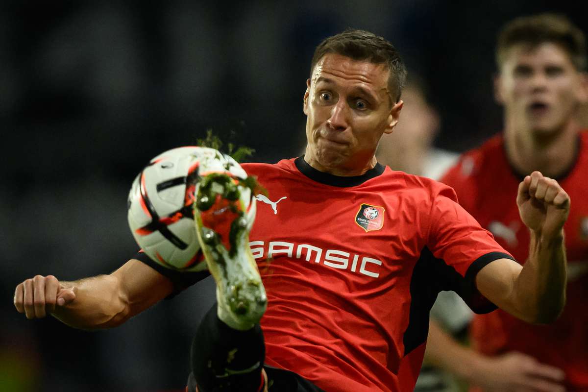 https://livesport-ott-images.ssl.cdn.cra.cz/r1200xfq60/e94d8098-afe6-477d-9ab0-8aeddb6a2ce6.jpeg