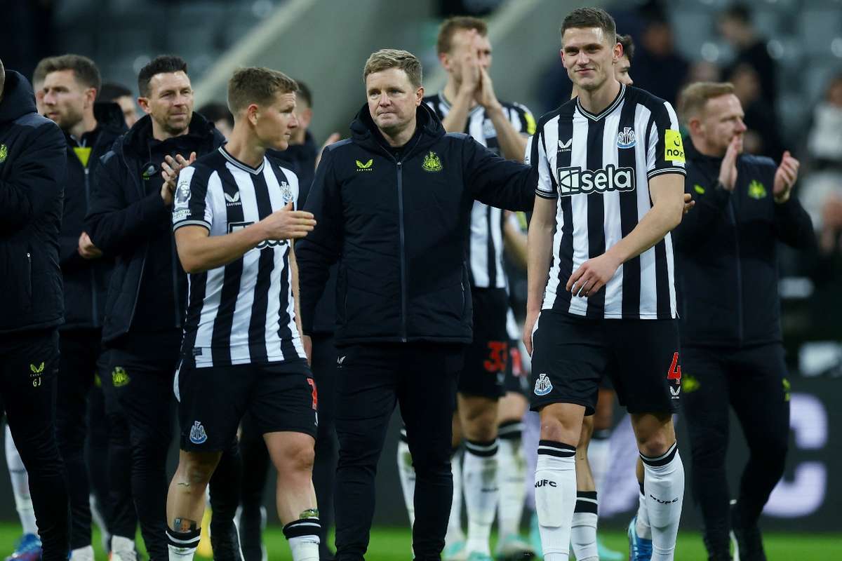 Key Newcastle Injuries Concern Howe Ahead Of 'dangerous' Chelsea Clash ...