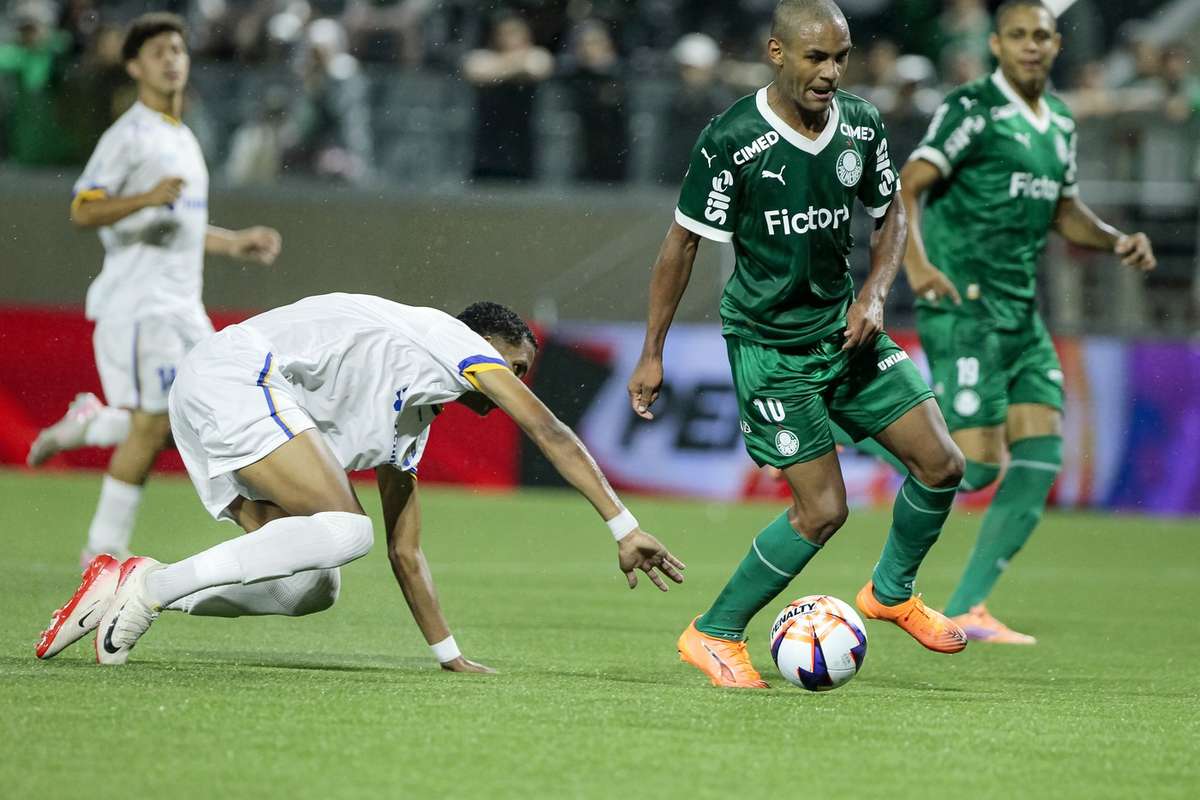 Man Utd open Palmeiras talks for Man City target Conceicao