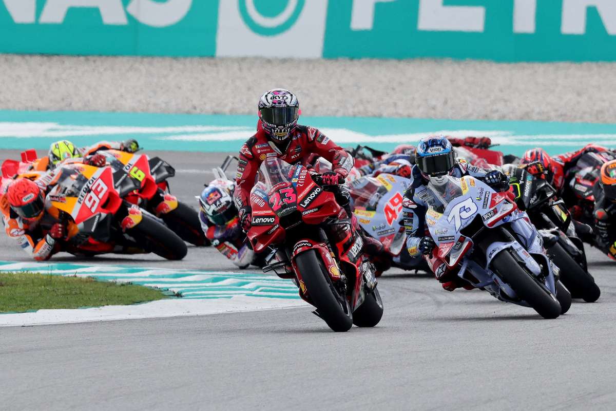 Miguel Oliveira termina Grande Prémio de Portugal de Moto GP em 5.º lugar.  Quartararo vence corrida