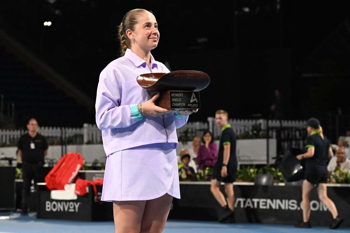 Jelena Ostapenko, campeona del torneo de Adelaida al vencer a Daria