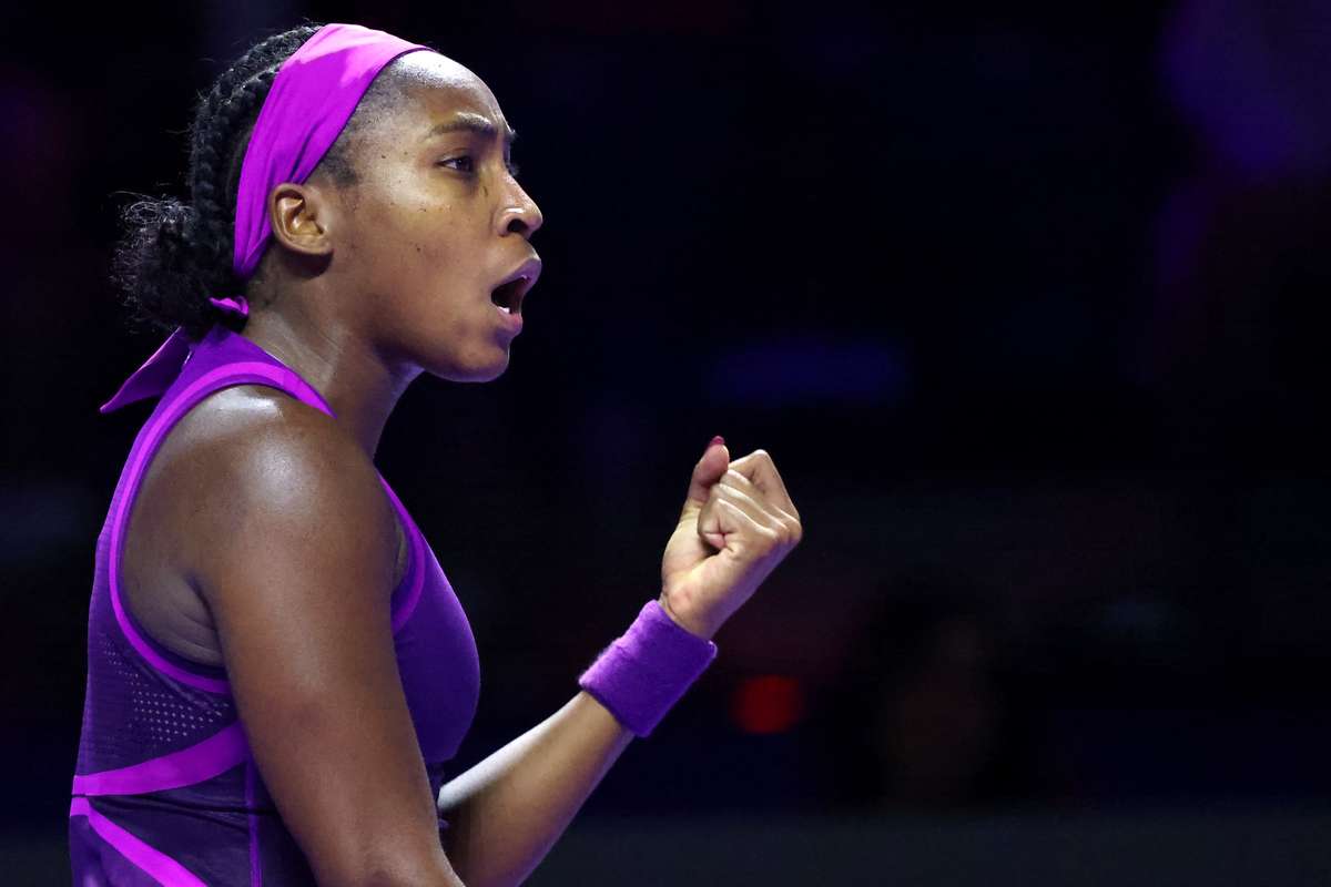 Gauff steps up in Saudi Arabia to beat Swiatek and reach last four of WTA Finals | Flashscore.com